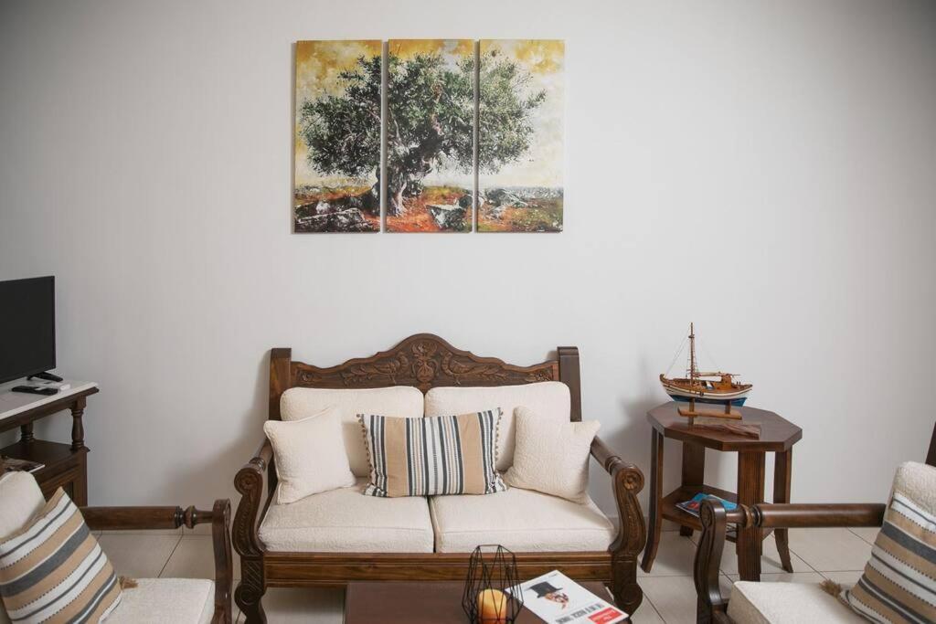 Town , With Private Parking Apartament Aegina
